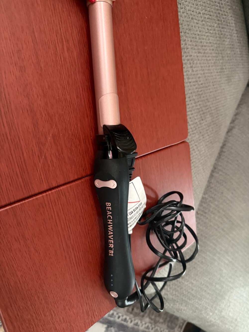 The Beachwaver Co. Hair Wand in Black and Rose Gold